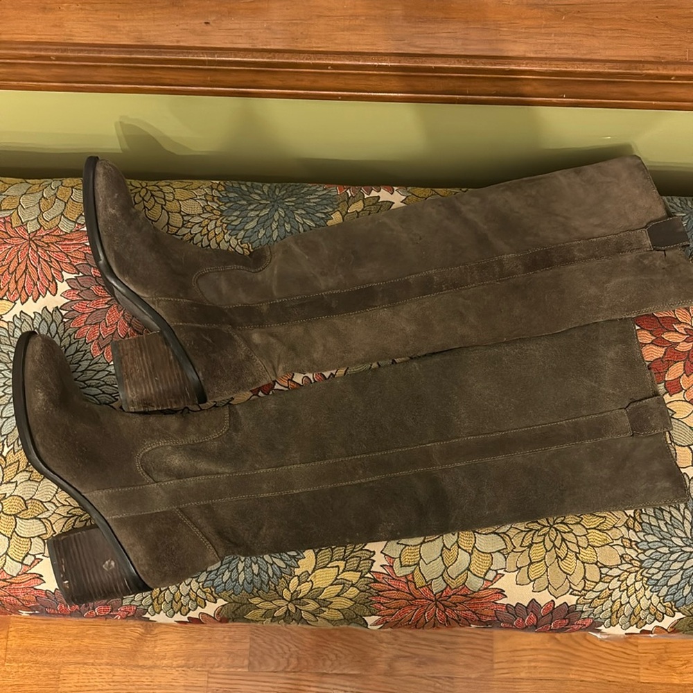 BCBG suede Knee High boots